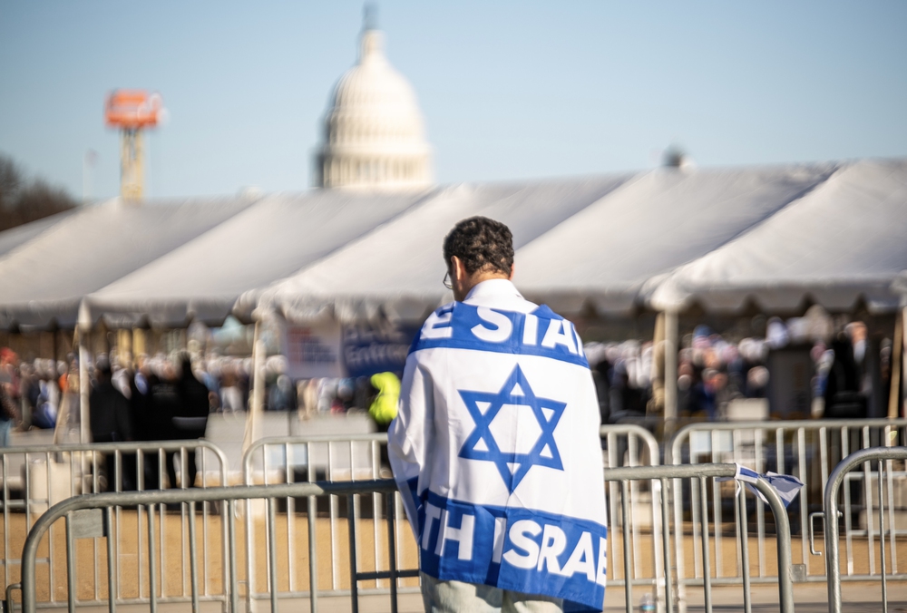 Pro Israel Rally in Washington DC. November 14, 2023, Washington DC, Maryland, USA: A lot of people gathered at the National Mall in Washington DC in a Pro Israel Rally on Tuesday (14),  to show solidarity with Israel and combat a rise in antisemitism and also demand complete release of hostages who were abducted by Hamas. The Rally was organized by the Jewish Federations of North America and the Conference of Presidents of Major American Jewish Organizations.